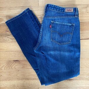 Levi’s 552 Mid Rise Straight 6 Short